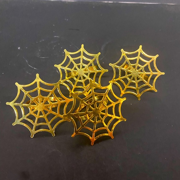 4 Piece Halloween Gold Spider Web Napkin Rings - Picture 1 of 5